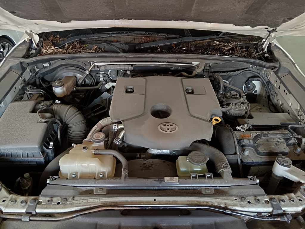 2017 TOYOTA HILUX 2.4 GD-6 P/U S/C thumbnail 9