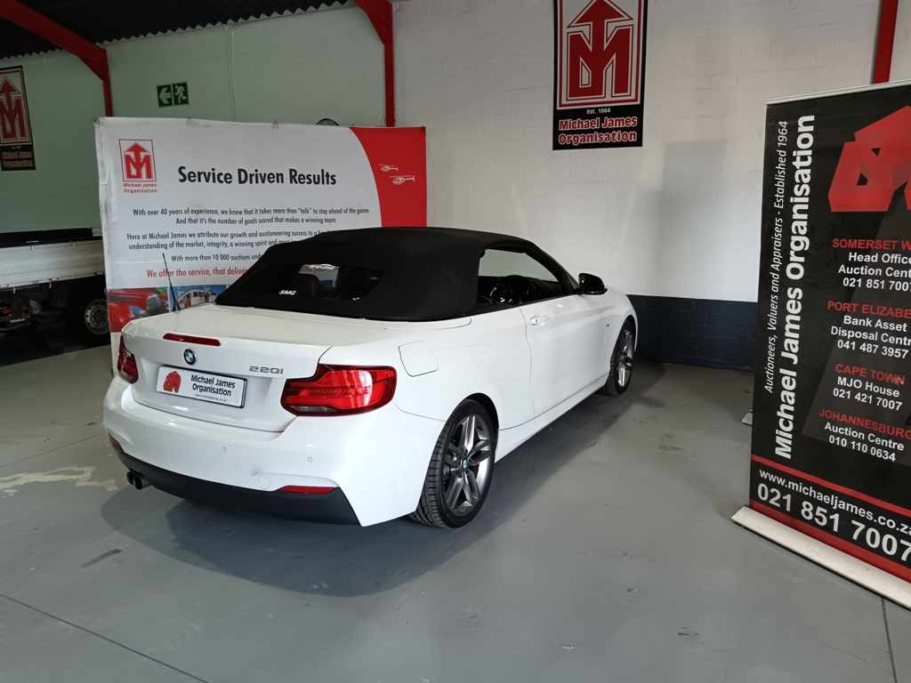 2018 BMW 220i CONVERT M SPORT A/T thumbnail 5