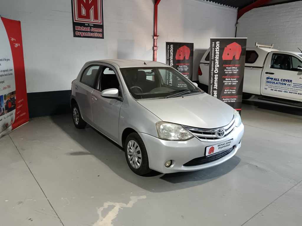 2015 TOYOTA ETIOS 1.5 thumbnail 3