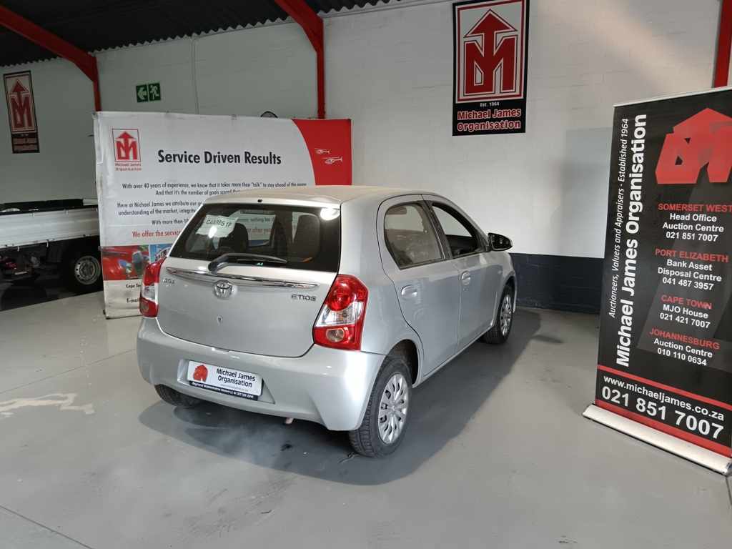 2015 TOYOTA ETIOS 1.5 thumbnail 5