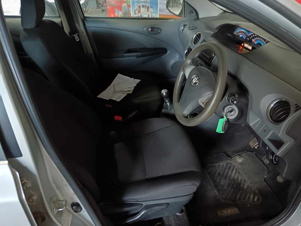 2015 TOYOTA ETIOS 1.5 thumbnail 7