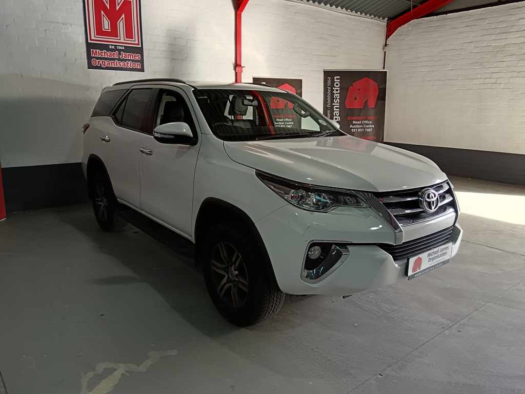 2017 TOYOTA FORTUNER 2.4 GD-6 A/T thumbnail 3