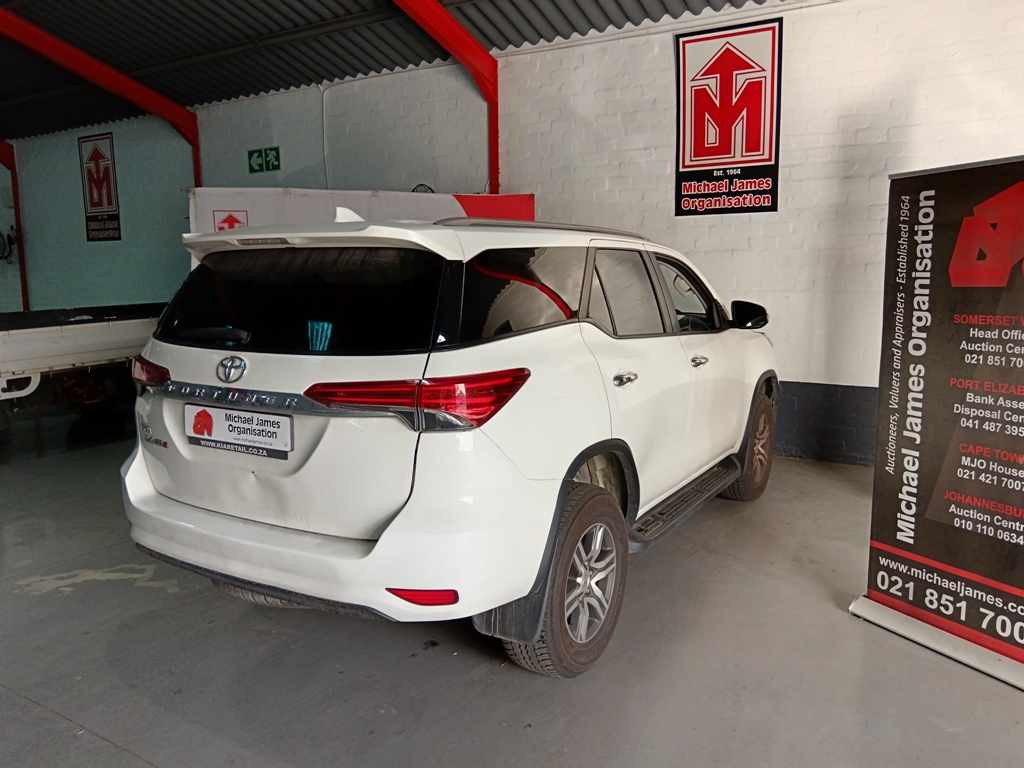 2017 TOYOTA FORTUNER 2.4 GD-6 A/T thumbnail 5
