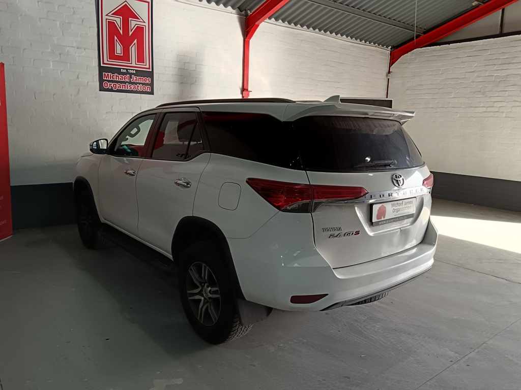 2017 TOYOTA FORTUNER 2.4 GD-6 A/T thumbnail 6