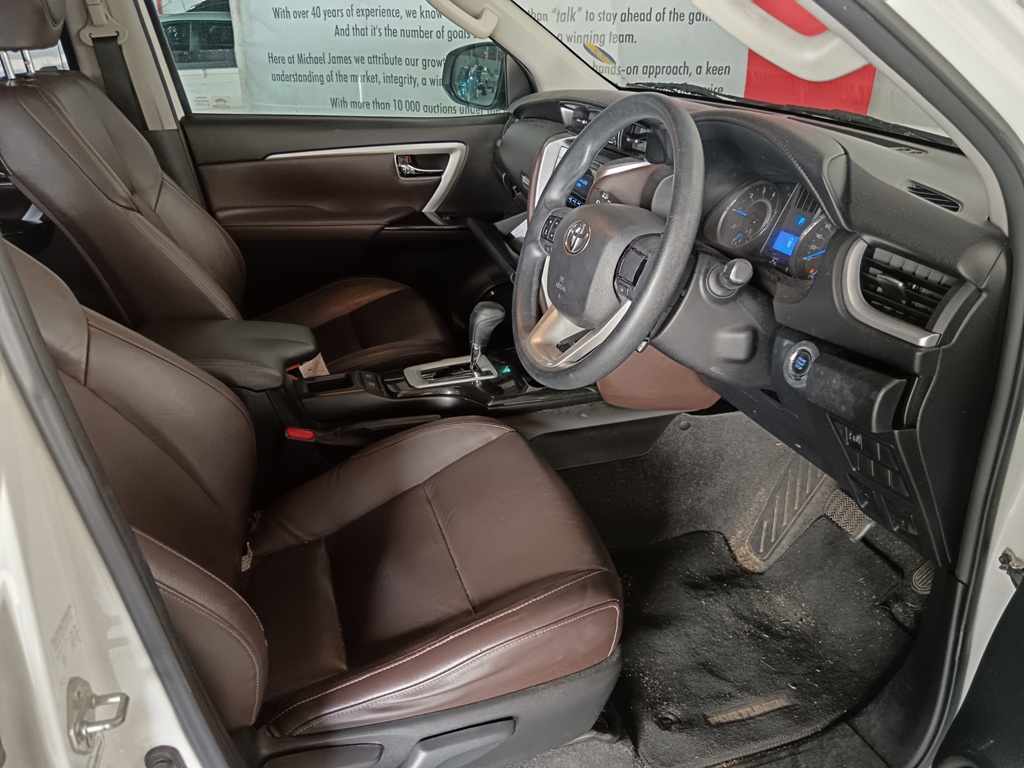 2017 TOYOTA FORTUNER 2.4 GD-6 A/T thumbnail 7