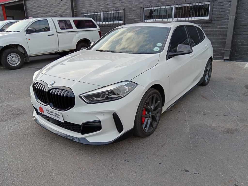2022 BMW 118i MZANSI EDITION A/T thumbnail 2