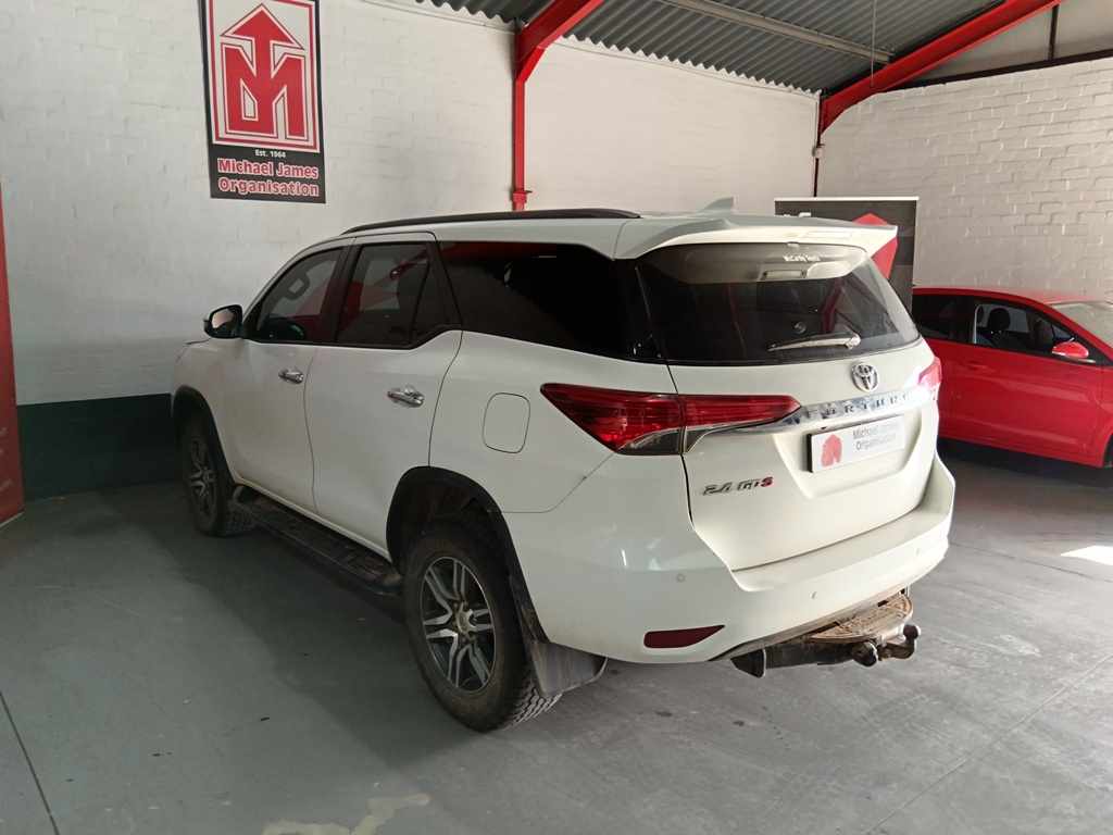 2018 TOYOTA FORTUNER 2.4GD-6 A/T thumbnail 6