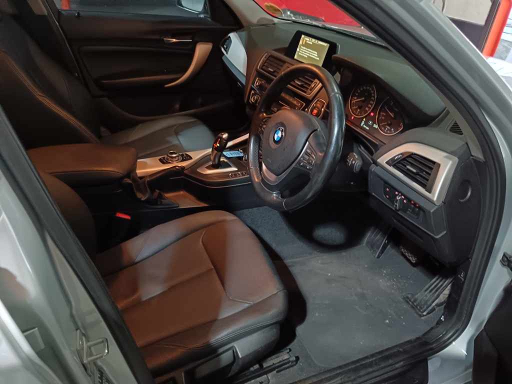 2017 BMW 118i A/T thumbnail 7