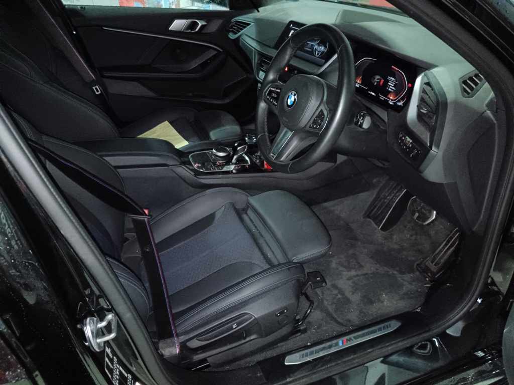 2022 BMW 118i MZANSI EDITION A/T thumbnail 7