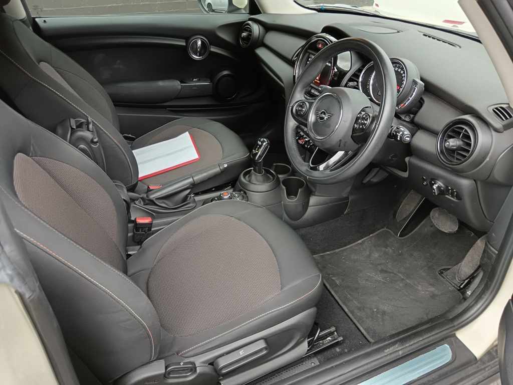 2021 MINI ONE 1.5T A/T thumbnail 7
