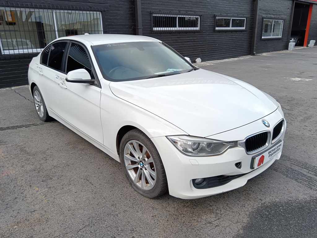 2014 BMW 320i A/T (NON RUNNER) thumbnail 3