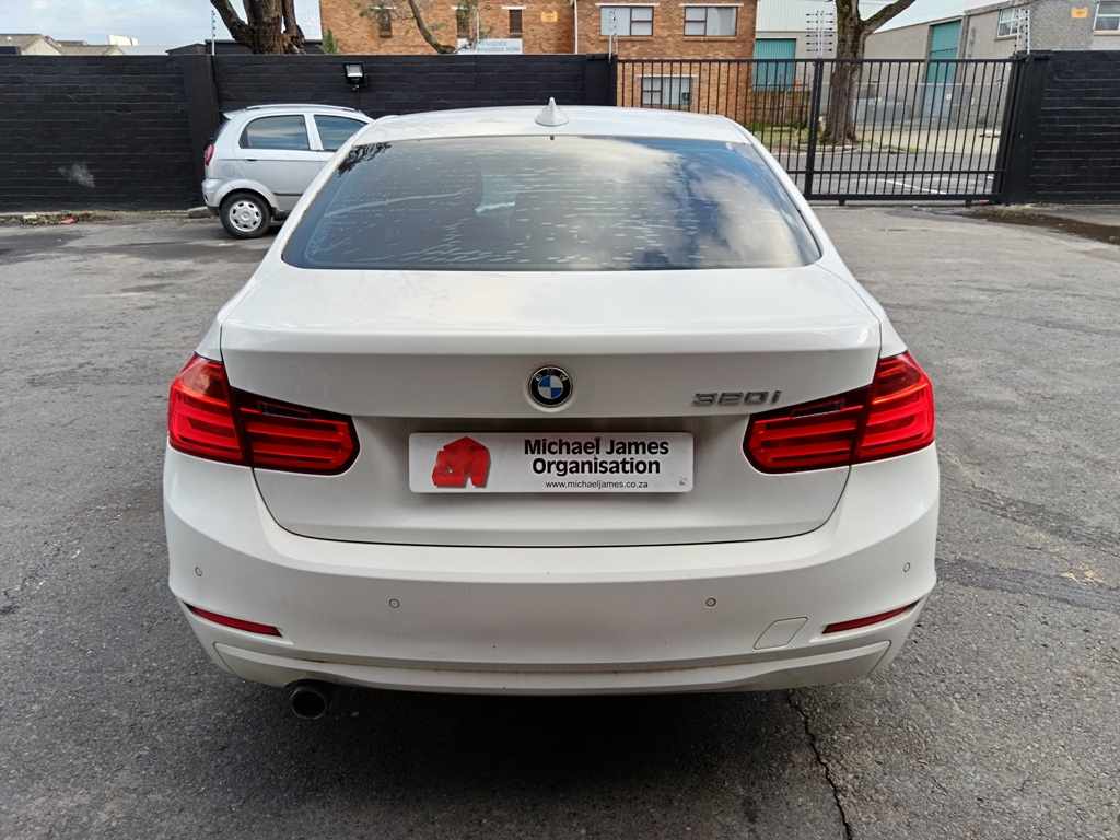 2014 BMW 320i A/T (NON RUNNER) thumbnail 4