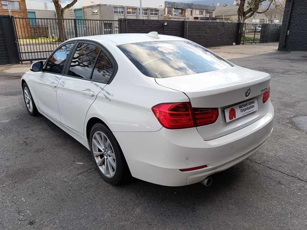 2014 BMW 320i A/T (NON RUNNER) thumbnail 6