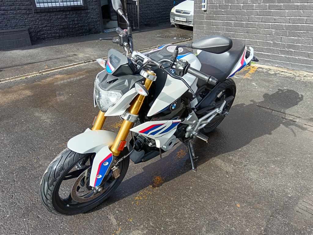 2017 BMW G 310 R thumbnail 2