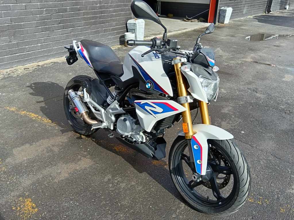 2017 BMW G 310 R thumbnail 3