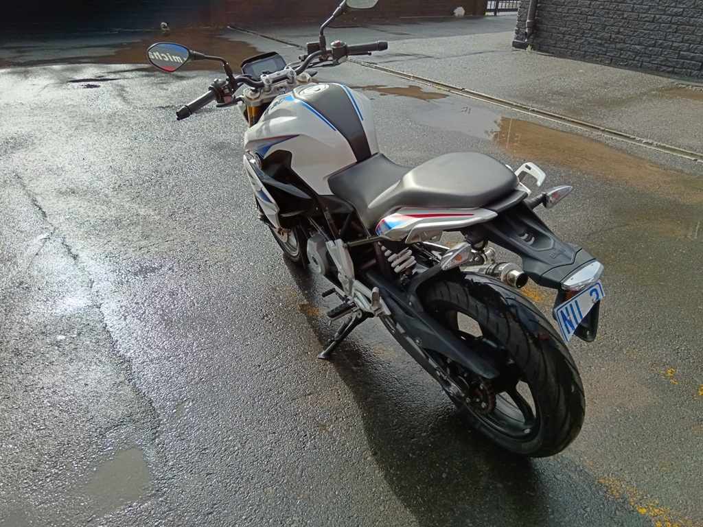 2017 BMW G 310 R thumbnail 4
