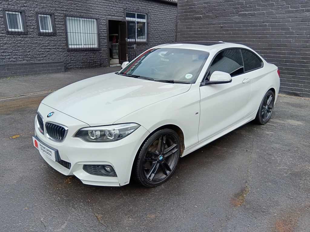 2018 BMW 220i M SPORT A/T thumbnail 2