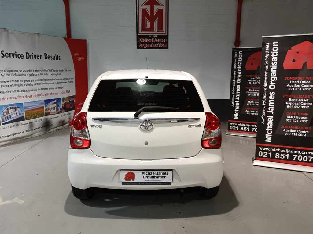 2017 TOYOTA ETIOS 1.5 thumbnail 4
