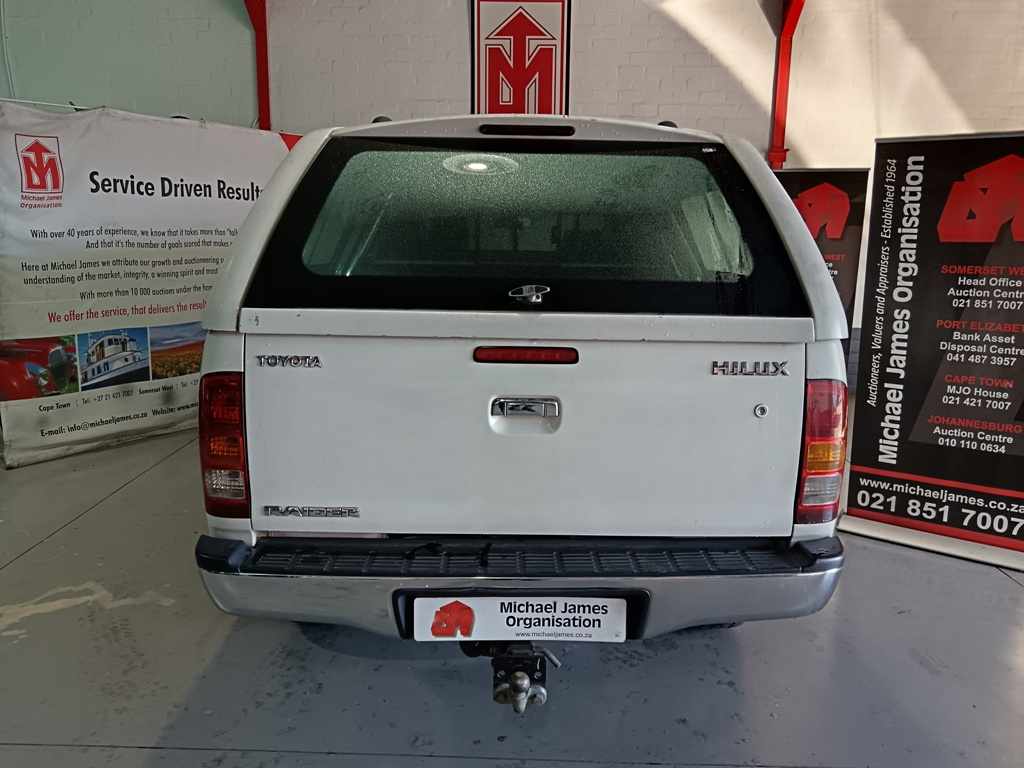 2011 TOYOTA HILUX 3.0D-4D A/T P/U D/C thumbnail 4