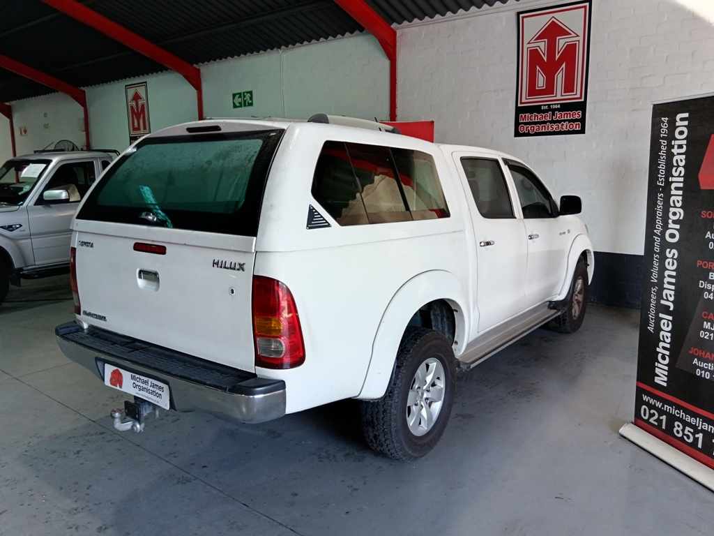 2011 TOYOTA HILUX 3.0D-4D A/T P/U D/C thumbnail 5