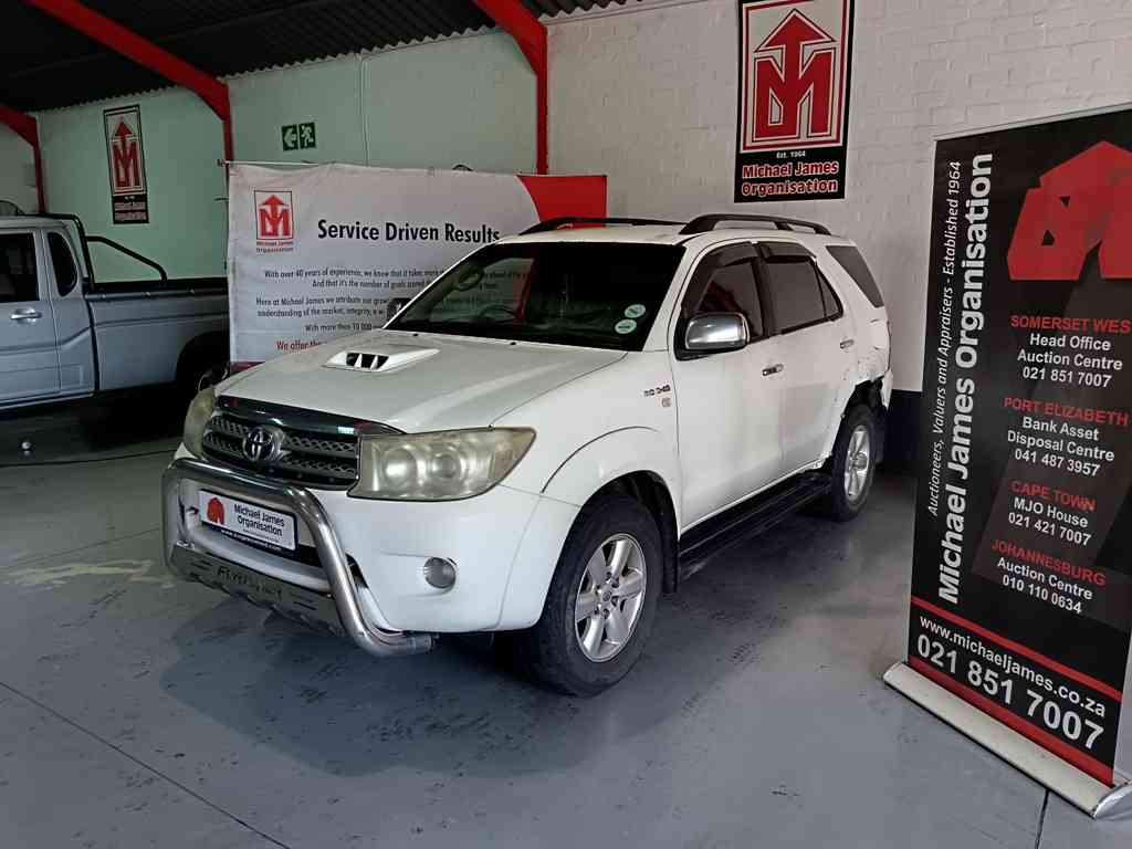 2010 TOYOTA FORTUNER 3.0 D-4D