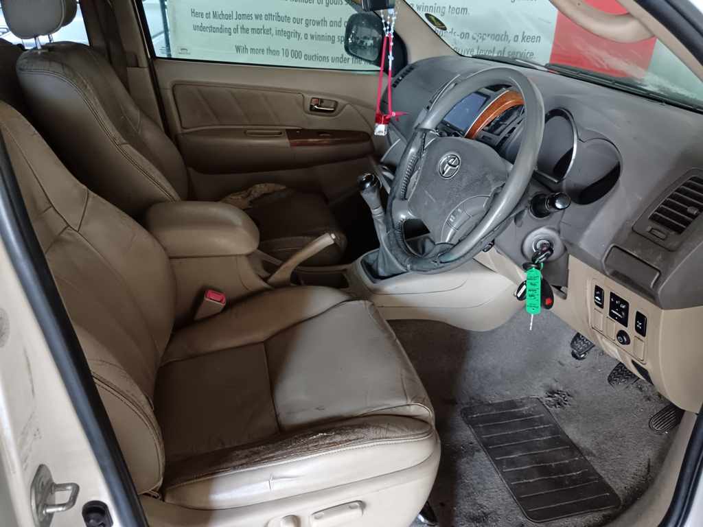 2010 TOYOTA FORTUNER 3.0 D-4D thumbnail 7