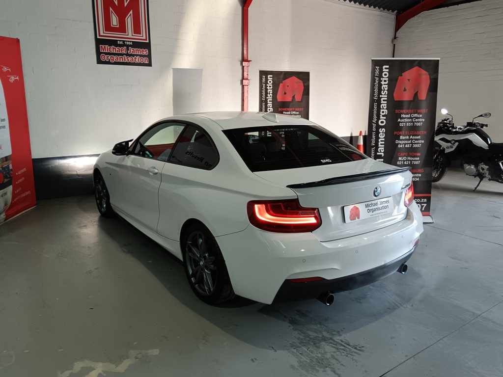 2016 BMW M235i A/T thumbnail 6