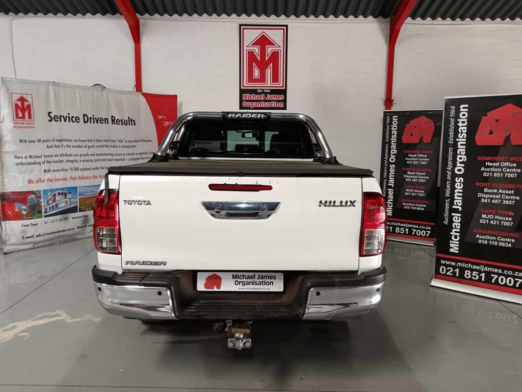 2021 TOYOTA HILUX 2.4 GD-6 RB A/T P/U D/C thumbnail 4