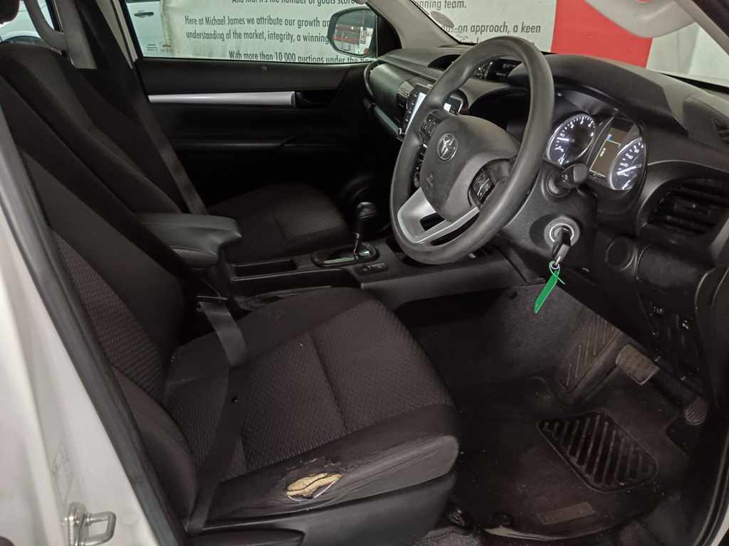 2021 TOYOTA HILUX 2.4 GD-6 RB A/T P/U D/C thumbnail 7