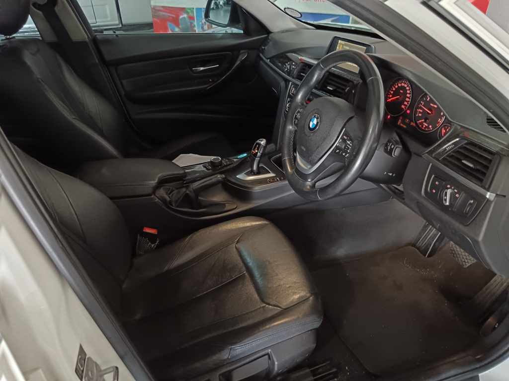 2014 BMW 328i A/T thumbnail 7