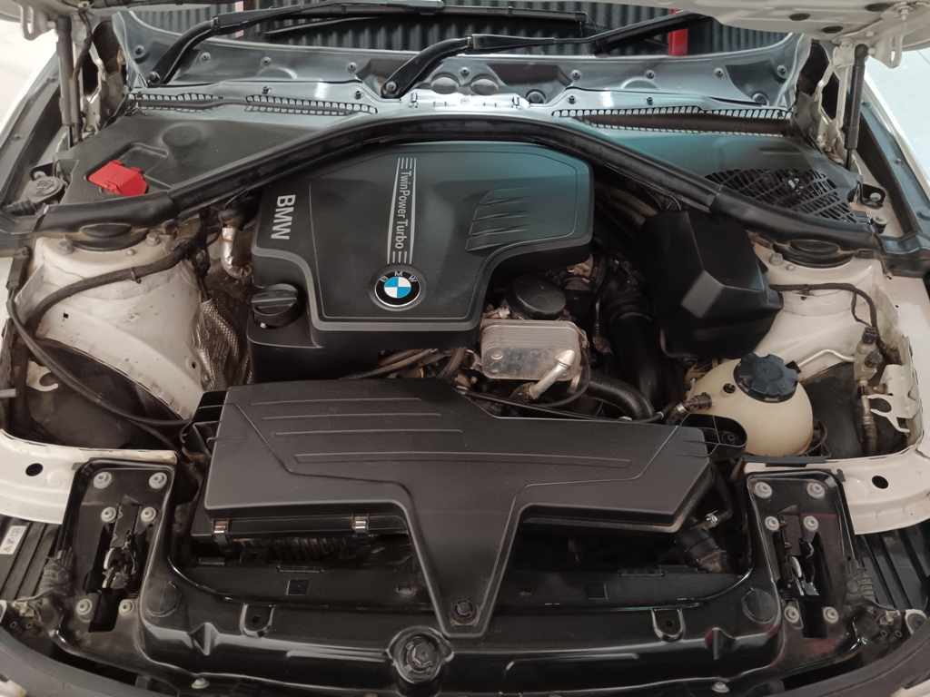 2014 BMW 328i A/T thumbnail 9