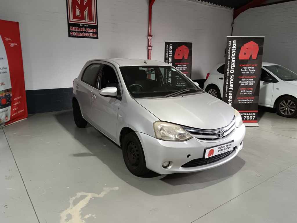 2015 TOYOTA ETIOS 1.5 thumbnail 3