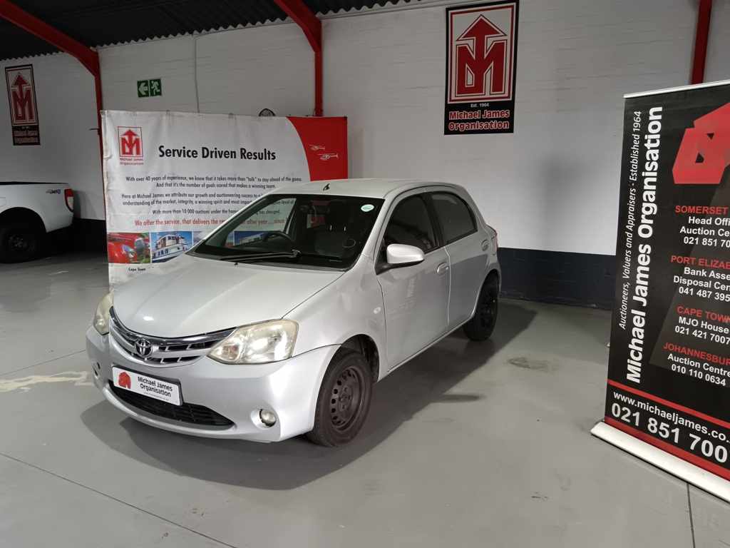 2015 TOYOTA ETIOS 1.5 thumbnail 2