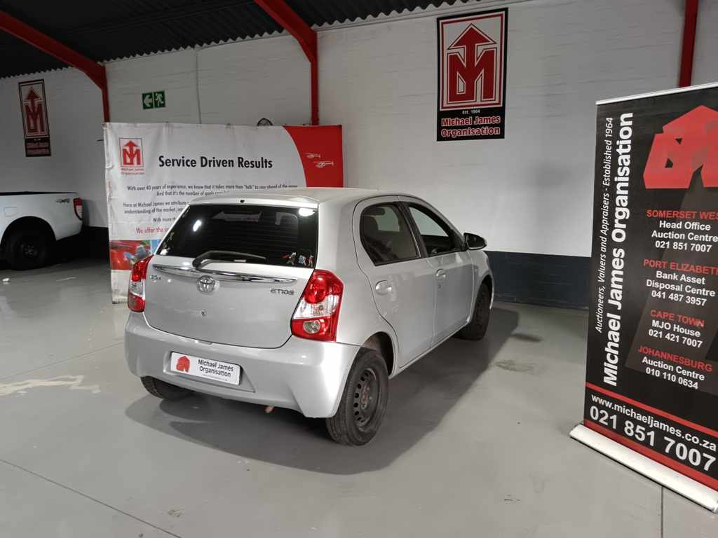 2015 TOYOTA ETIOS 1.5 thumbnail 5
