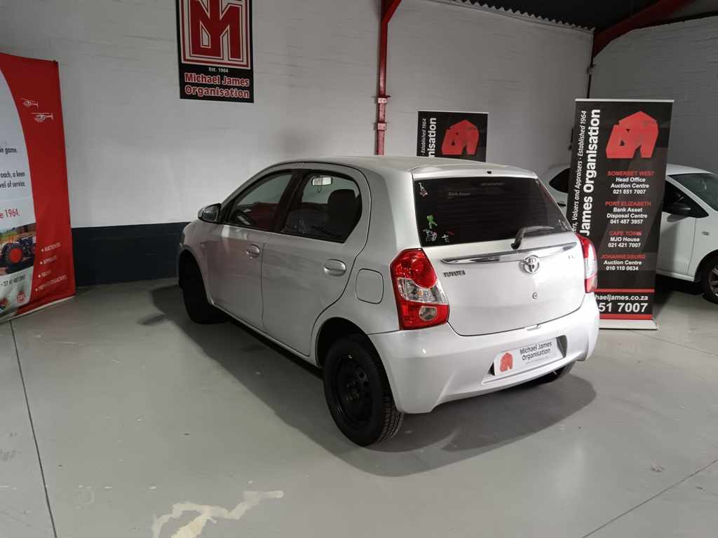 2015 TOYOTA ETIOS 1.5 thumbnail 6