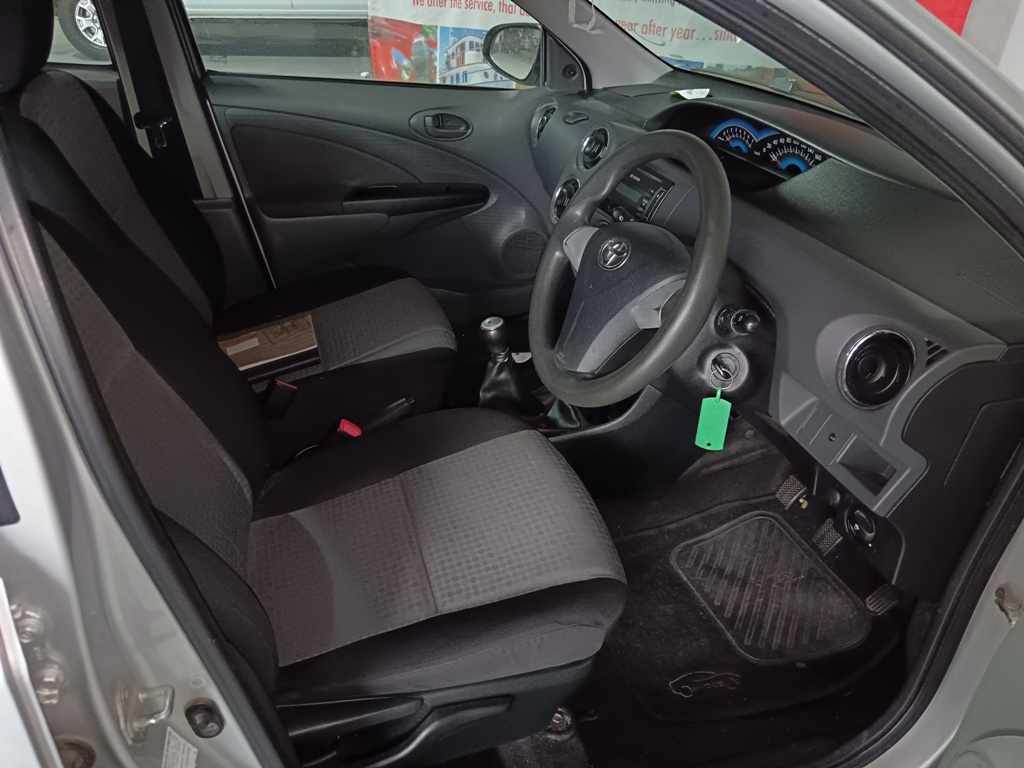 2015 TOYOTA ETIOS 1.5 thumbnail 7