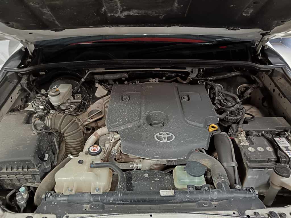 2019 TOYOTA HILUX 2.4 GD-6 RB A/T P/U E/CAB thumbnail 9
