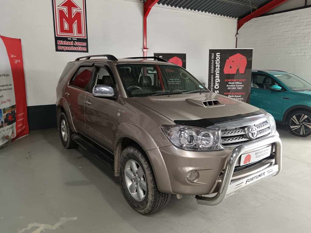 2011 TOYOTA FORTUNER 3.0D-4D 4X4 thumbnail 3