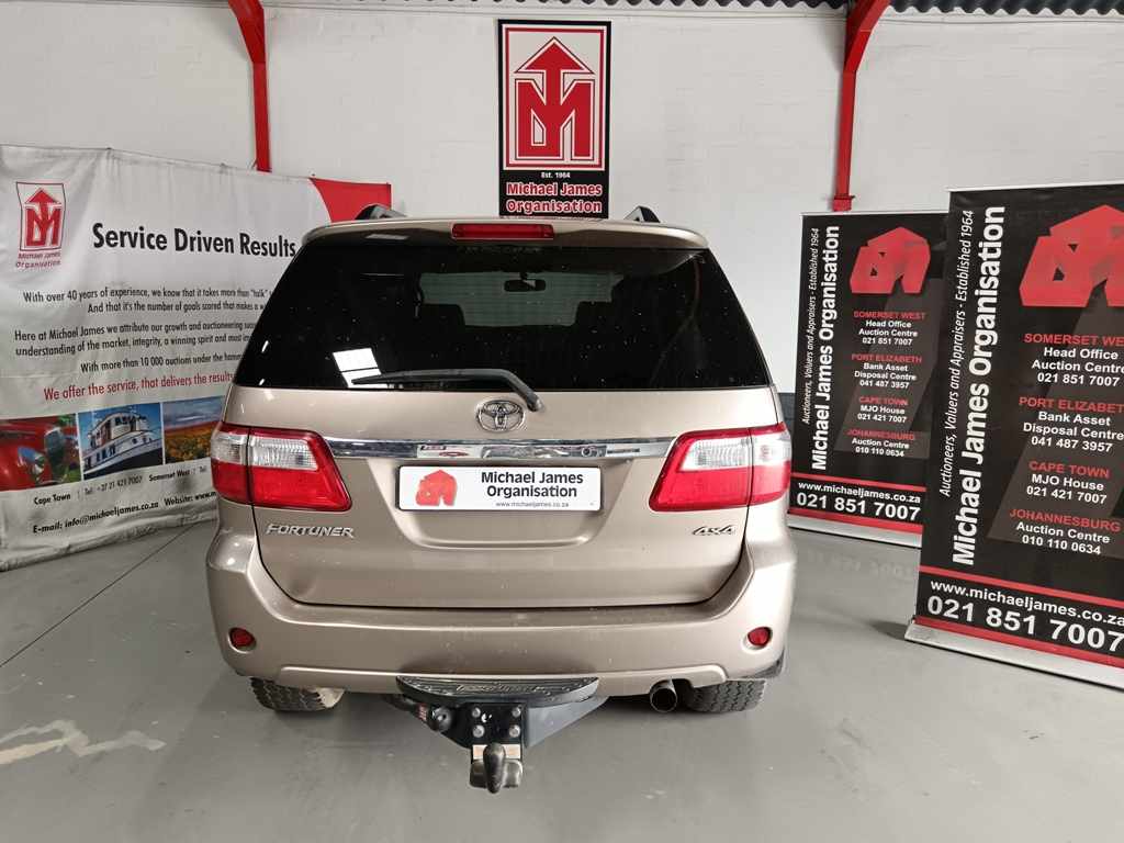 2011 TOYOTA FORTUNER 3.0D-4D 4X4 thumbnail 4