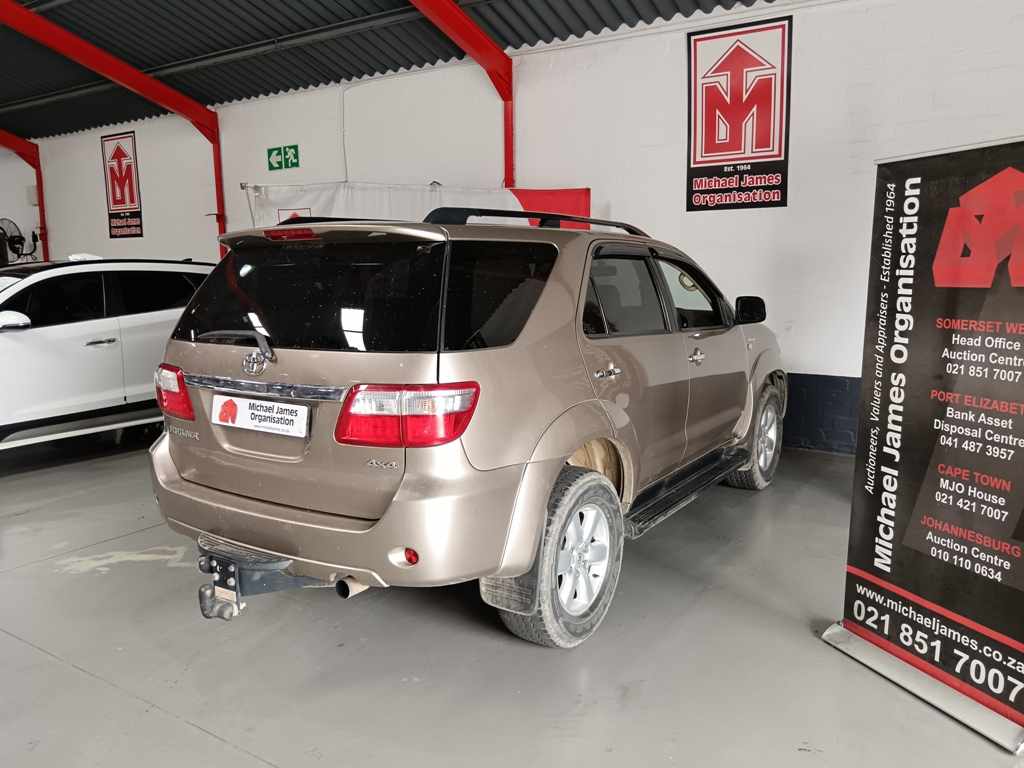 2011 TOYOTA FORTUNER 3.0D-4D 4X4 thumbnail 5