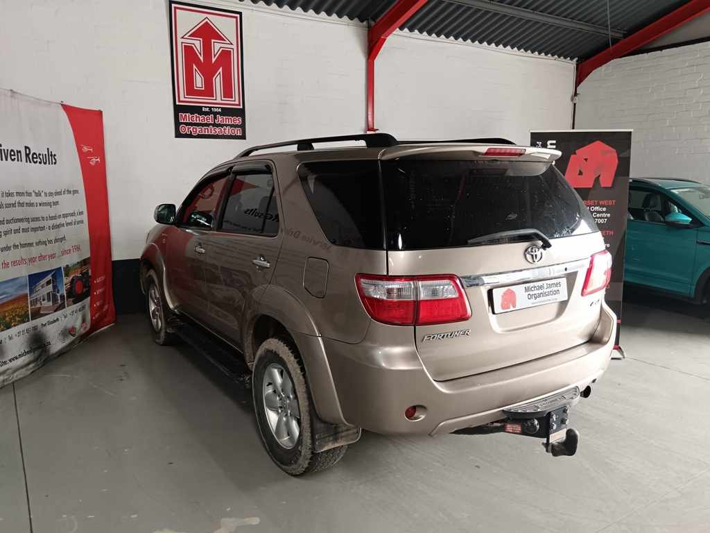 2011 TOYOTA FORTUNER 3.0D-4D 4X4 thumbnail 6