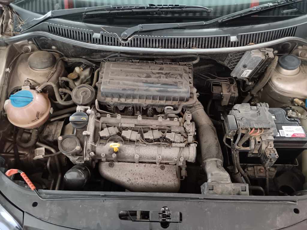 2014 VW POLO VIVO 1.4 thumbnail 9