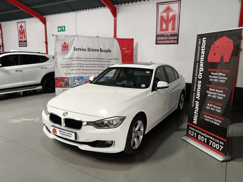 2014 BMW 320i A/T thumbnail 2