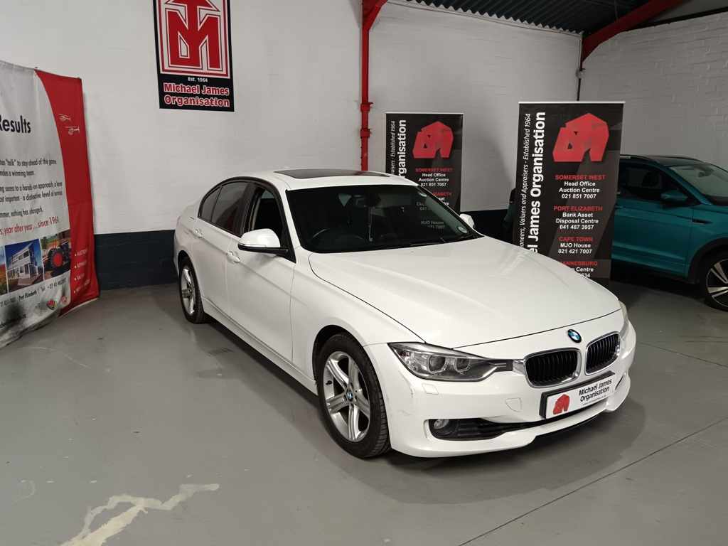 2014 BMW 320i A/T thumbnail 3