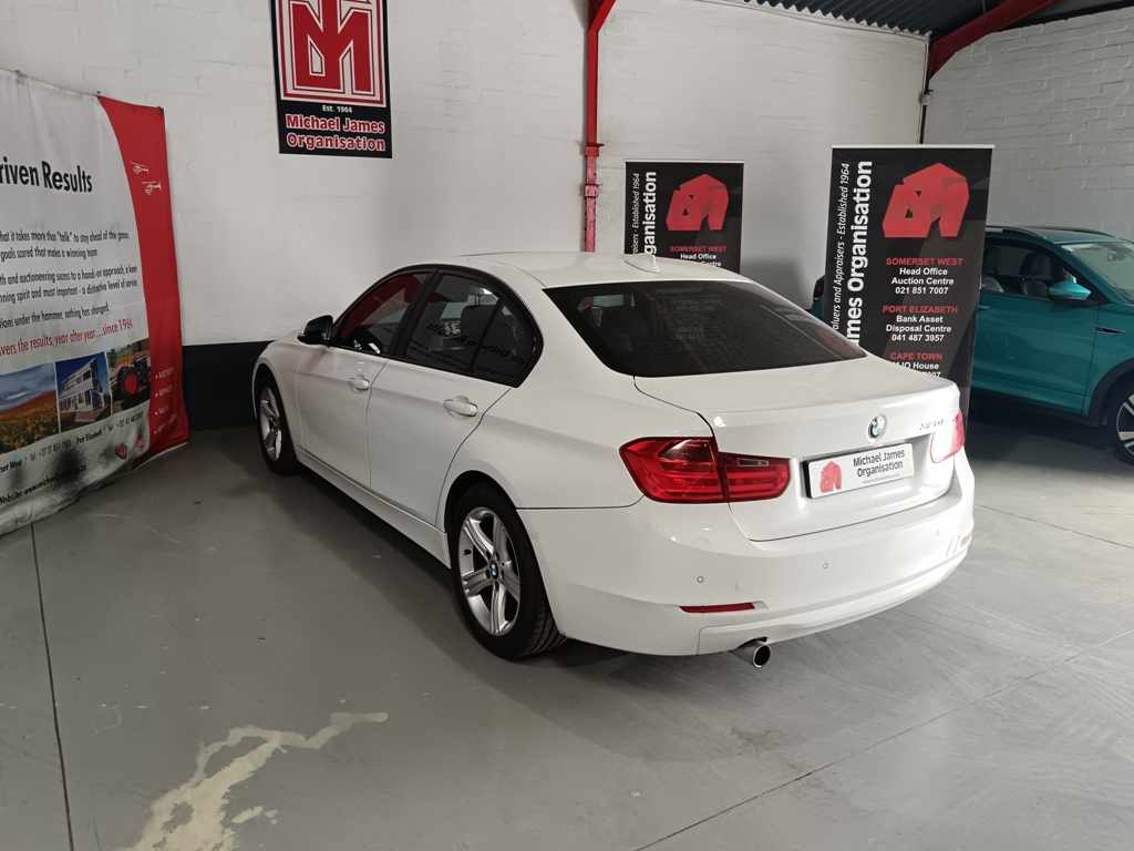 2014 BMW 320i A/T thumbnail 6