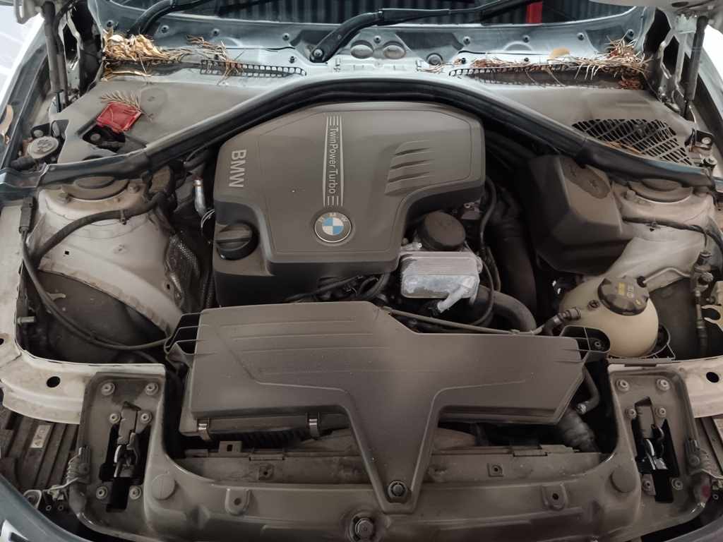 2014 BMW 320i A/T thumbnail 9