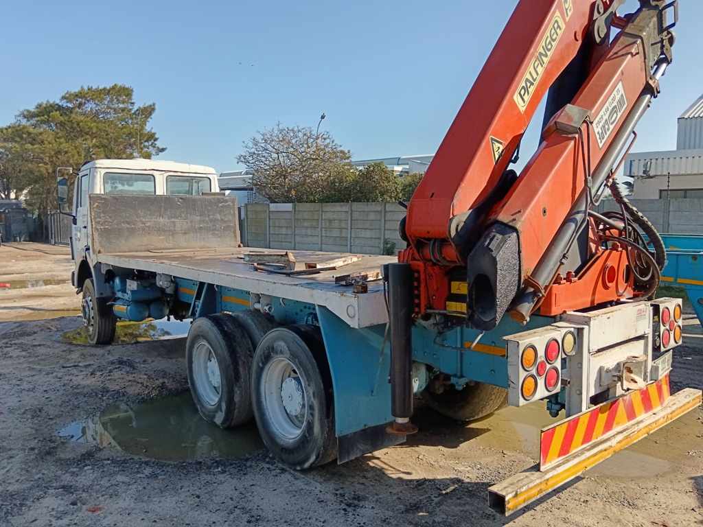 1989 MERCEDES BENZ 2628 DOUBLE AXLE WITH 1995 PAFFINGER CRANE thumbnail 3