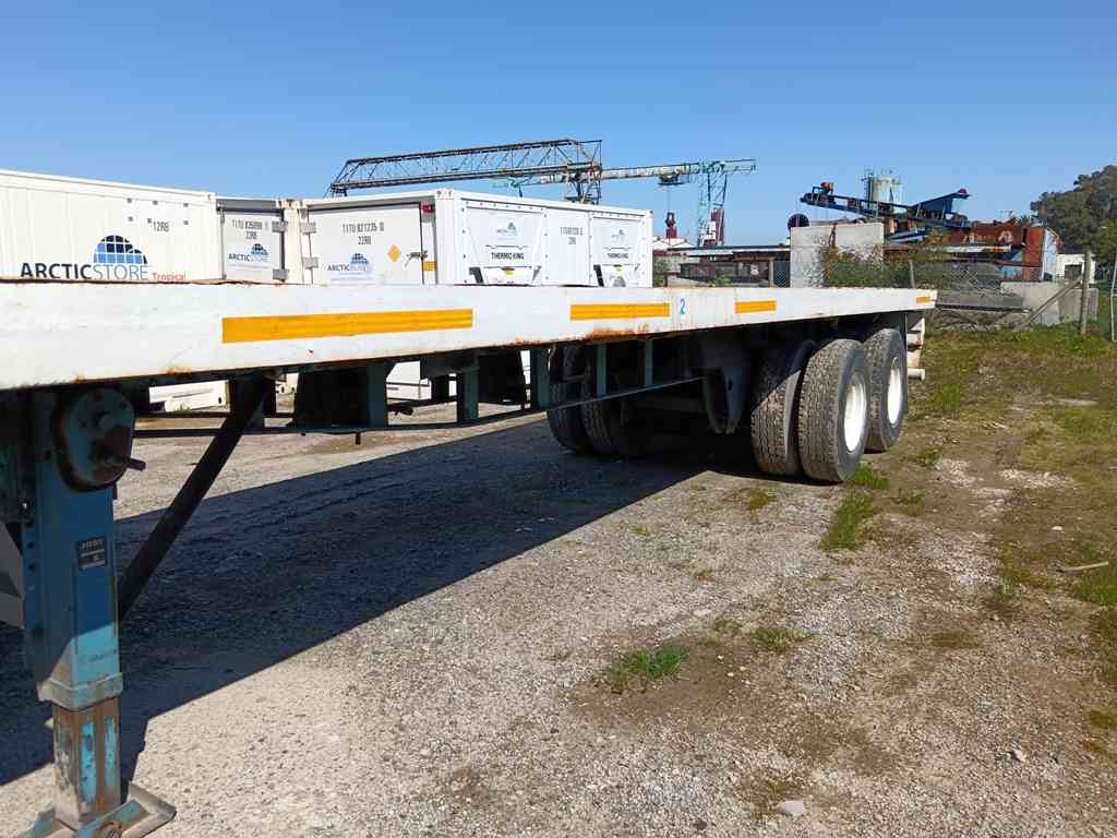 1986 PRESTO FLAT DECK DOUBLE AXLE