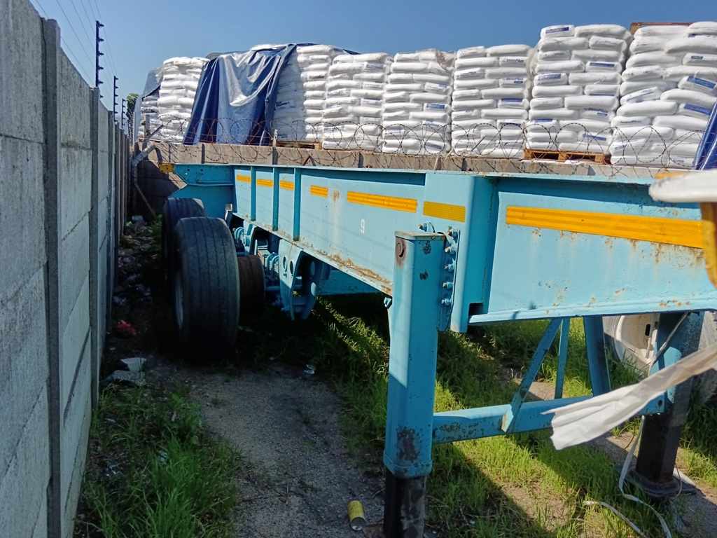 1986 HENRED FRUEHAUF DOUBLE AXLE SKELETAL (NON RUNNER) thumbnail 2
