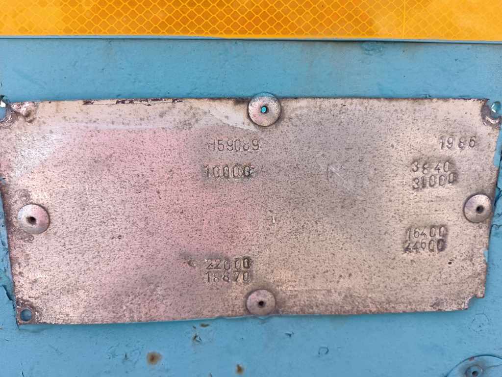 1986 HENRED FRUEHAUF DOUBLE AXLE SKELETAL (NON RUNNER) thumbnail 3